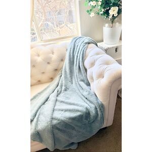 Max Studio Super Soft Plush Throw Blanket